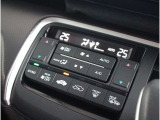 オートエアコンのお車ですので室内の温度をスムーズに調整してくれます♪