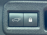【パワーバックドア】スマートキーや運転席のボタンを押すだけでリアゲートが自動で開閉します!荷物を持っている時や、高い位置にあるバックドアを閉める際に便利な機能です♪