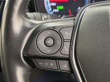 運転中、オーディオの操作をしてて、ハッとしたことはありませんか?ステアリングスイッチは、運転中でもハンドルでオーディオの操作が可能です。安全なドライブをサポートします。