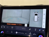 【フロントカメラ】運転席に座った状態で死角になりやすいクルマの前の様子まで確認でき安全ですね♪