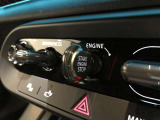 【プッシュスタート】プッシュスタートの最大のメリットは「防犯対策」です。スマートキーと車のIDが合致しないとエンジンは始動させることができません。
