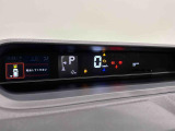 TFTカラ-マルチインフォメ-ションディスプレイ4.2インチの液晶画面に、安全・安心のコンテンツやオ-トエアコンのステ-タスなど、さまざまな運転情報を表示し見やすさにこだわったメ-タ-です♪