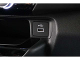 スマートフォンなどの音楽再生が可能なUSB接続ジャック装備車両です♪♪♪