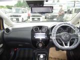 全方位で視界が広く運転がしやすいので女性の方にも人気のインテリアになっています!
