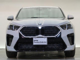 【キドニーグリル】BMWの代名詞。一目見ただけでBMWであると認識できる確固たるアイコンとして存在感を放ちます。
