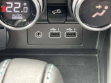 [USBソケット]今や必需品のUSB!!お出かけの際には大活躍間違いなし!!!