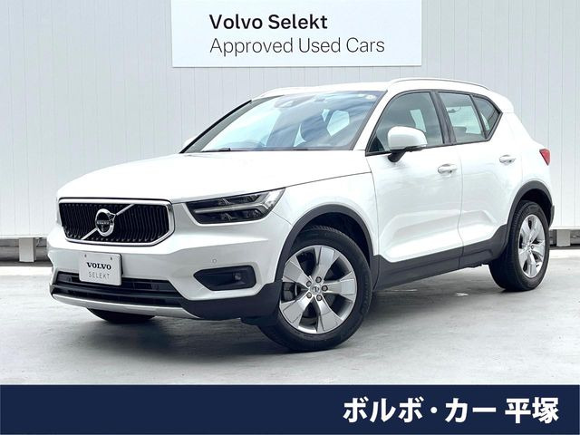 XC40 B4 AWD モメンタム 4WD 