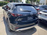 【CX-5】上質感と精悍さを兼ね備え、ワイド感を強調した意匠。オールラウンドな機能美と品格、洗練されたデザイン。