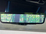 【デジタルインナーミラー】後席の大きな荷物や同乗者で後方が確認しづらい時でも安心!カメラが撮影した車両後方の映像をルームミラー内に表示。クリアな視界で状況の確認が可能です!