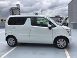 ご遠方のお客様には専門業者を介した陸送納車サービスがございます【※有料】。 お住まい・お届けご希望ご希望の地域をご連絡頂ければ輸送費用のお見積りと輸送期間の目安をご案内させていただきます。