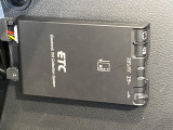 【ETC】高速道路の料金所をストレスなく通過!話題のスポットやサービスエリアに多い「スマートIC」利用時は必須のアイテムです。当店でセットアップを実施、ご納車当日からすぐにご利用いただけます!
