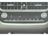 運転席と助手席でそれぞれお好みの温度設定が可能です。便利です♪