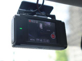 前後タイプの純正ドライブレコーダー付き!あおり運転対策や万が一のトラブル時にも安心できる、今や必須の人気装備です。