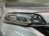 LEDヘッドライトは、点灯の瞬間から最大光量を発揮し、突然暗くなるトンネルなどでの安定感を高めます。