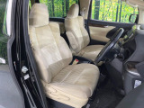 運転席シート廻りは使用感も少なく、良好な状態となっています。丁寧に使われていたことがよくわかりますね。