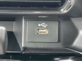 前席USB電源です。