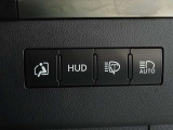 運転おひざ元に各種スイッチが配置されております。