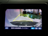 バックも安心のリアカメラ付いています。リアカメラがあると、いつでも安全にバックできますね。死角も減ります。3ビュー切り替え、ガイド線表示なので便利です。