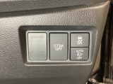 ハンドルの右側には安全装備の、CTBA(シティブレーキアシストシステム)とVSA(ABS+TCS+横滑り抑制)の解除スイッチがついています。