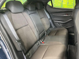 コンパクトカーですが、セカンドシートは十分な広さがあり快適にお乗りいただけます♪シートを倒して大きな荷物を積んだりと、用途の幅が広い1台です。