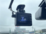 【ドライブレコーダー】映像・音声などの運転中の記録を残します。事故などを起こした起こされた時の証拠になりえますので、もしも時でも安心ですね。