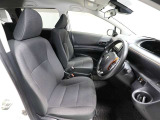 ゆったり室内で運転もしやすいです♪使い勝手の良い配置も考えられています!!