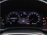 運転時の視界周辺の見やすい位置にメーターをレイアウト。視線の流れを断ち切らない、ストレスフリーで美しい運転動作を可能にします。またマルチインフォメーションディスプレイで、様々な情報が確認できます。