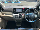 視界の良さと取り回しの良さで、たまに運転する奥様にも安心♪