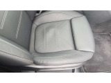 運転席・助手席ともシートヒーター装備しています。