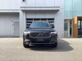 デビュー当時はボルボ最大のボディーサイズを誇った実車のXC90 最大の特徴はボルボが初めて作った専用ボディーのSUVであることです