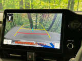 【バックカメラ】駐車時に後方がリアルタイム映像で確認できます。大型商業施設や立体駐車場での駐車時や、夜間のバック時に大活躍!運転スキルに関わらず、今や必須となった装備のひとつです!