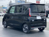 車線逸脱警報、車両が車線をはみ出す可能性がある場合に警報音と警告表示でドライバーに知らせてくれます。