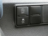 Aマークのスイッチはアイドリングストップ機能のON,OFF切替スイッチです。信号待ち等で停車時に一時的にエンジンを止めます、燃費向上に貢献しています。