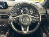 【純正革巻きステアリング】上質な革を使用することで、手にしっかり馴染みとても運転しやすいハンドルです♪