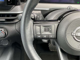ステアリングスイッチで車両状態の確認、設定やナビ機能の操作もハンドルを握りながら可能になります☆