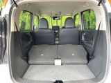 普段のお買い物や通勤、送迎等に十分な荷室スペースを確保しております。セカンドシートを倒すと、大きな荷物の積載も可能です♪