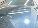 LEDヘッドライトです。デザイン性がよくとても明るいので、夜間の走行や悪天候でも安心です。しかも長寿命!
