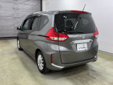 Honda SENSING装着車です。衝突を予測してブレーキをかけたり、前のクルマにちょうどいい距離で走行できる多彩な安心・快適機能を搭載した安全運転支援システムがドライバーをサポート。