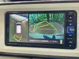 【パノラマモニター】専用のカメラにより、上から見下ろしたような視点で360度クルマの周囲を確認することができます☆死角部分も確認しやすく、狭い場所での切り返しや駐車もスムーズに行えます。