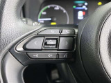 ステアリングスイッチは、各種設定や安全装置のON・OFF、クルーズコントロール、オーディオの操作などをお手元で操作できる便利な装備です!