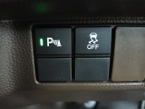 パーキングセンサーや横滑りを防ぐVSA等のスイッチ類は運転席の右側、手の届きやすい位置にあります。