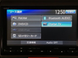【オーディオ機能】オーディオは、フルセグTVの他にDVD/CDプレーヤーを装備♪もちろんFM/AMラジオもお聞きいただけますよ♪