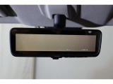 車両後方カメラの映像をインナーミラー内のディスプレイに表示します!