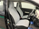 【フロントシート】さまざまな体格の方が快適に運転ができるよう配慮したシートになっております。