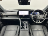 クラウンクロスオーバー 2.5 G アドバンスト レザー パッケージ E-Four 4WD 本革シート