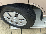 ※夏タイヤ新品納車※新品タイヤで納車いたします♪溝が少ないままだとスリップしたりブレーキ時の制動距離が長くなってしまいます。交換までまだまだ余裕があるのは経済的にも助かります