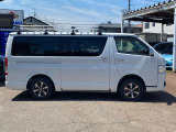 展示車両の中にはアフター保証対象車両を数多く取り揃えており、一年間から三年間(別途)まで走行距離無制限の保証を全国どこのディーラーでも保証を受けられます。
