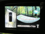 【マルチアラウンドモニター】専用のカメラにより、上から見下ろしたような視点で360度クルマの周囲を確認することができます☆死角部分も確認しやすく、狭い場所での切り返しや駐車もスムーズに行えます。