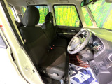 運転席シート廻りは使用感も少なく、良好な状態となっています。丁寧に使われていたことがよくわかりますね。
