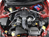 2.4Lエンジンを搭載し、重量増を抑えながら吸排気レイアウトを最適化。レッドゾーンまで滑らかに吹け上がる加速フィールと、力強いトルク・パワーを発揮します。